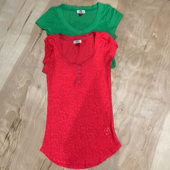 Bundle Green and Hot Pink Tops - Picture 4 of 11